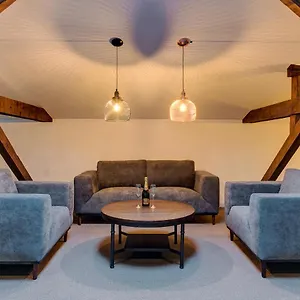 **** Apartahotel Upstairs Boutique Rumanía
